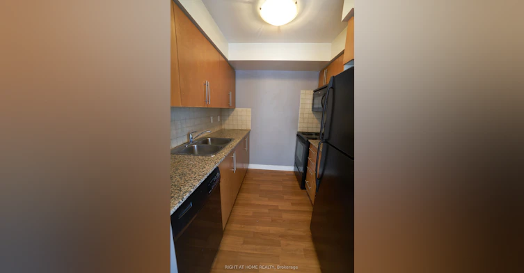 811-310 Burnhamthorpe Road W, Mississauga, ON, L5B 4P9 - 2