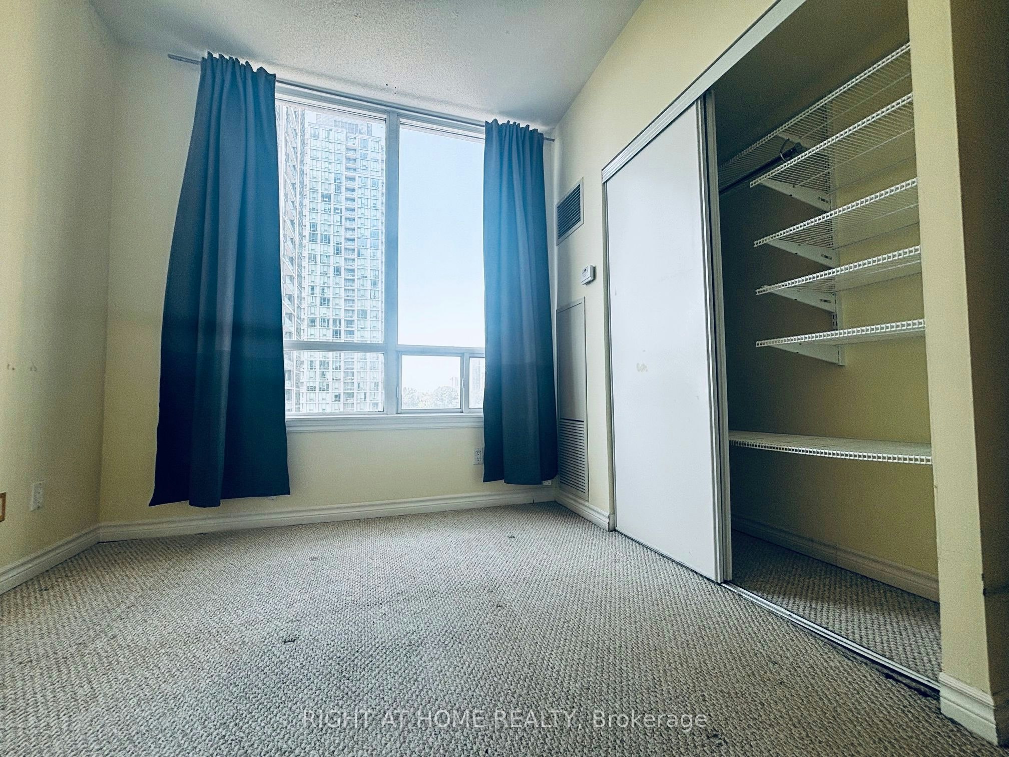 907-3504 Hurontario Street, Mississauga, ON, L5B 0B9 - 18