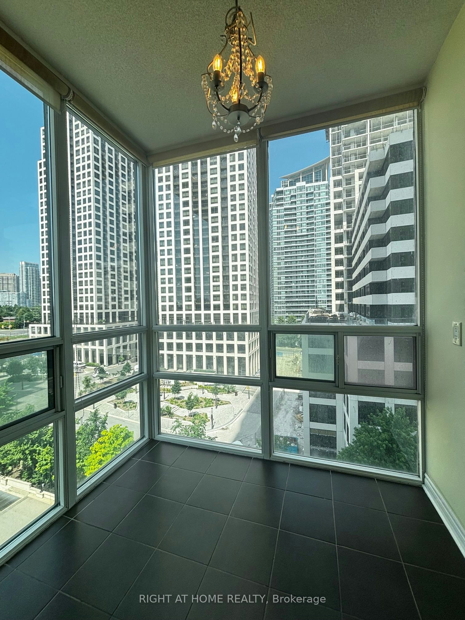 907-3504 Hurontario Street, Mississauga, ON, L5B 0B9 - 7