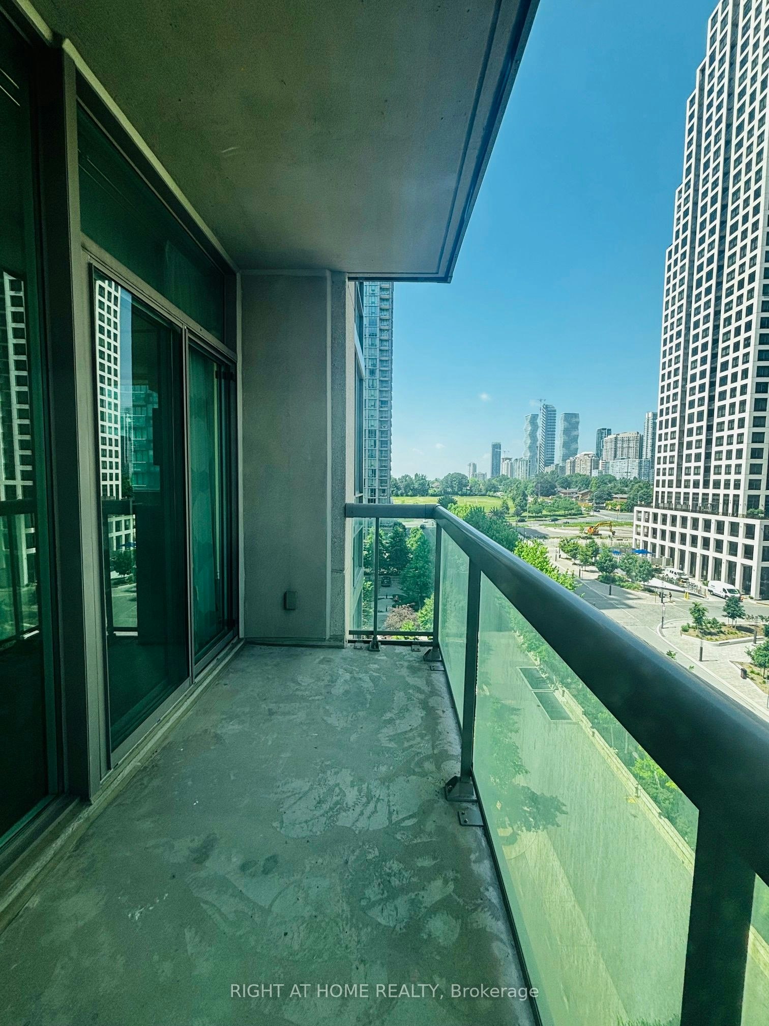 907-3504 Hurontario Street, Mississauga, ON, L5B 0B9 - 5