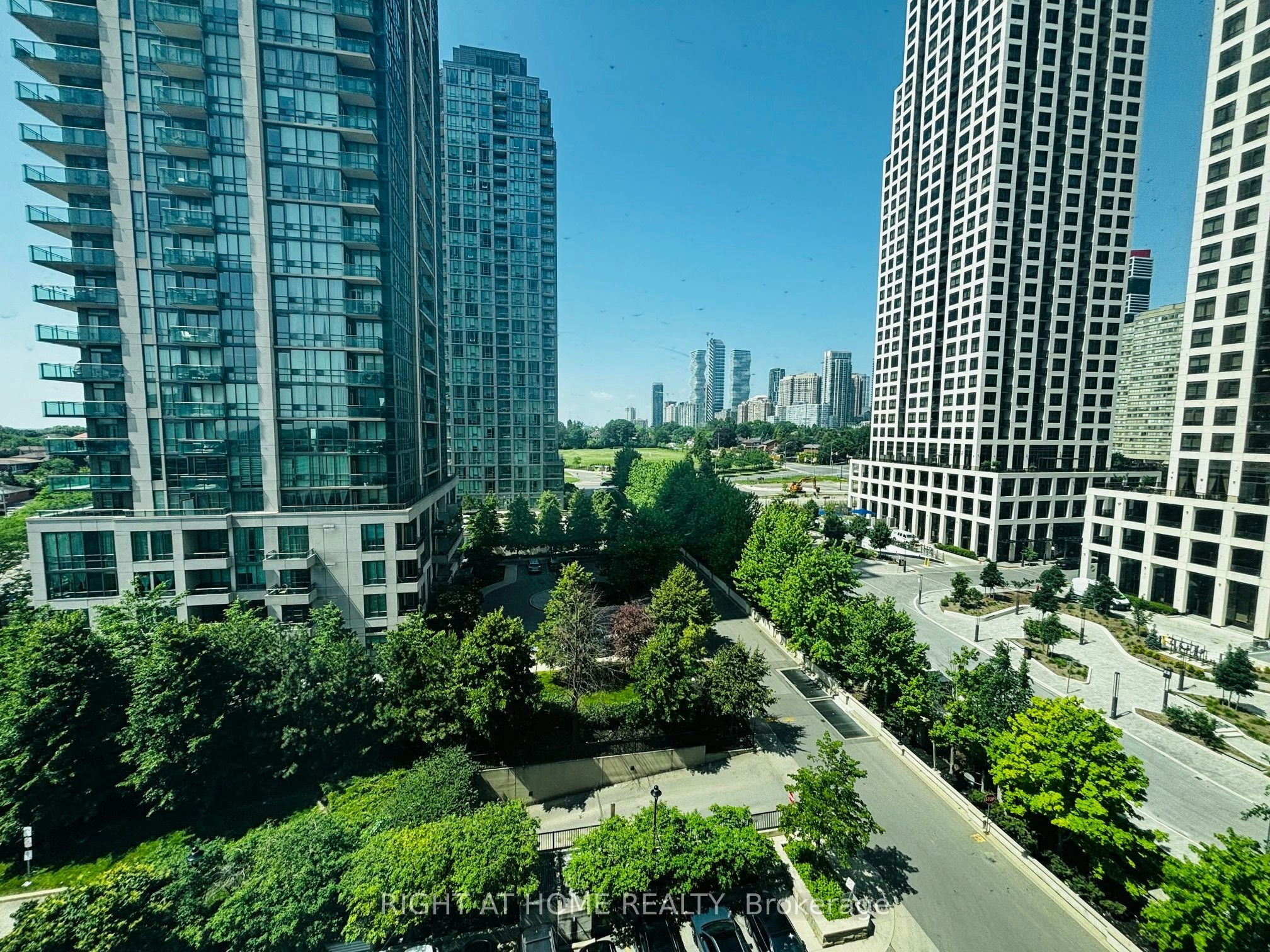 907-3504 Hurontario Street, Mississauga, ON, L5B 0B9 - 3