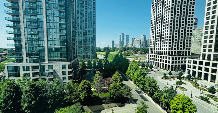 907-3504 Hurontario Street, Mississauga, ON, L5B 0B9 - 3