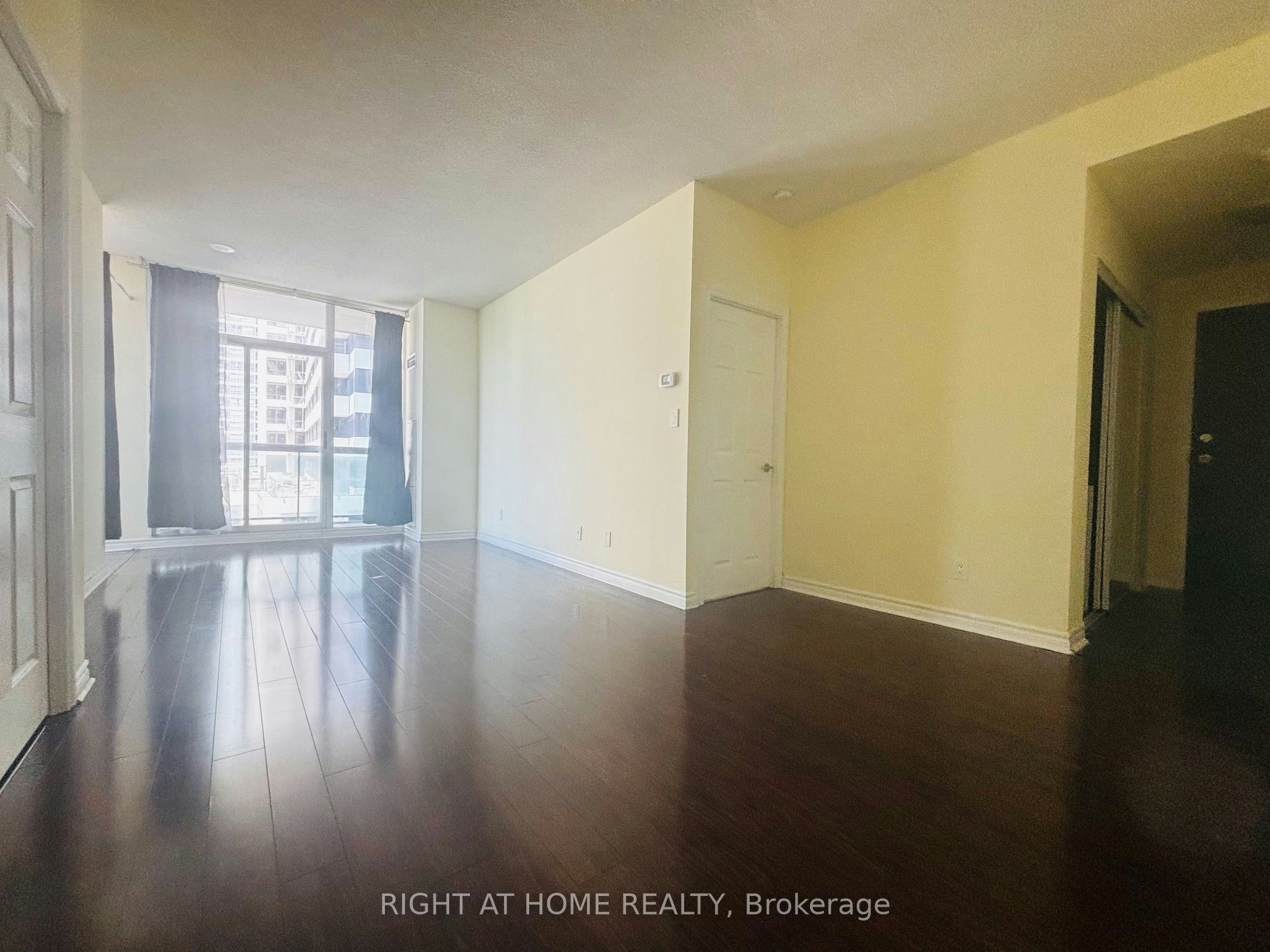 907-3504 Hurontario Street, Mississauga, ON, L5B 0B9 - 10
