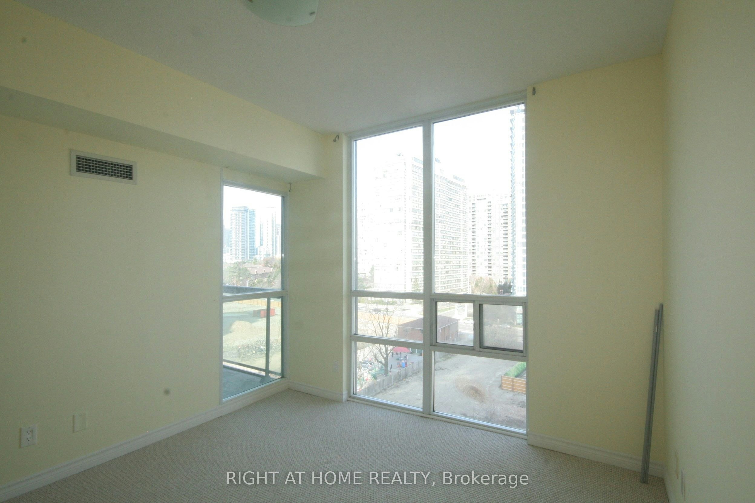 907-3504 Hurontario Street, Mississauga, ON, L5B 0B9 - 14