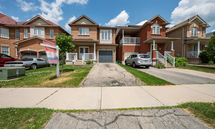 4 Redfinch Way
