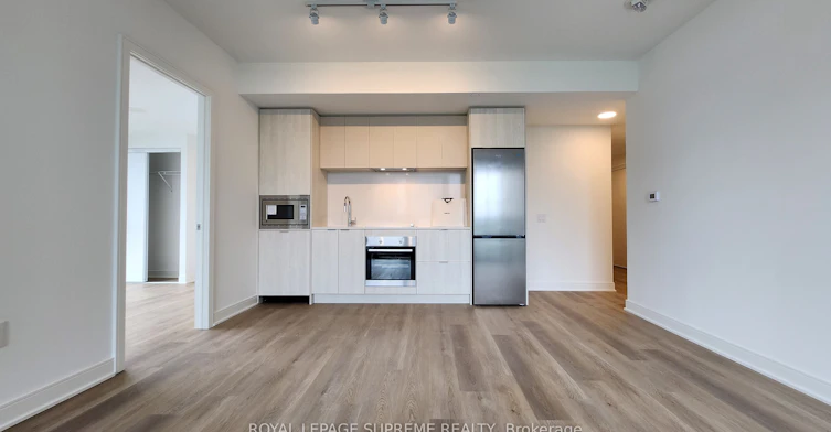 402-86 Dundas Street E, Mississauga, ON, L5A 0B1 - 2
