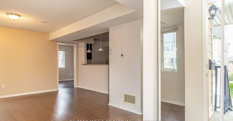 218-4975 Southampton Drive, Mississauga, ON, L5M 8E1 - 3