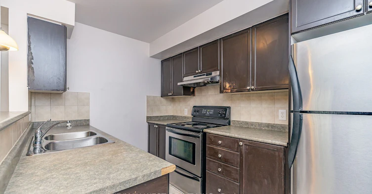 218-4975 Southampton Drive, Mississauga, ON, L5M 8E1 - 9