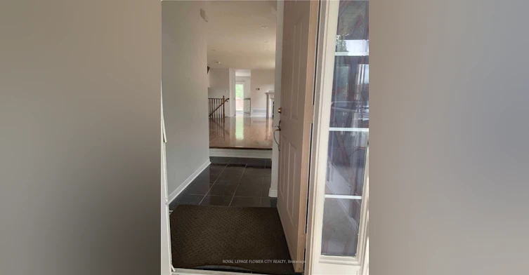 Upper-7227 Para Place, Mississauga, ON, L5W 1K4 - 5