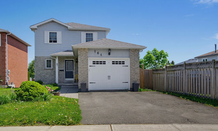 164 Courtney Crescent