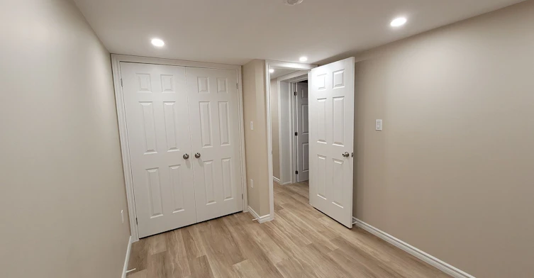Lower-163 Livingstone Avenue, Toronto, ON, M6E 2L9 - 11