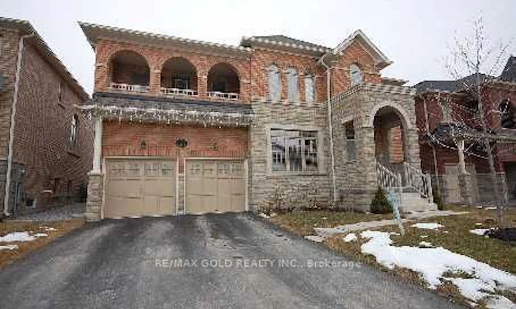 7 Royal Links Circle
