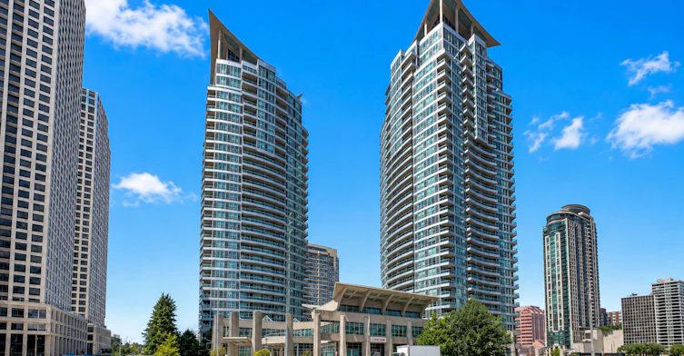 709-1 Elm Drive W, Mississauga, ON, L5B 4M1