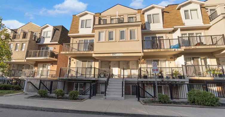 2057-3047 Finch Avenue W, Toronto, ON, M9M 0A5