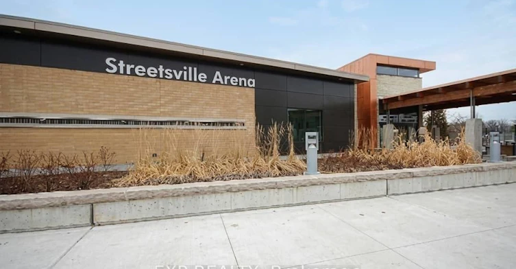 Upper Level-254 Hillside Drive, Mississauga, ON, L5M 1G5 - 11