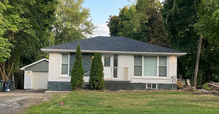 Upper Level-254 Hillside Drive, Mississauga, ON, L5M 1G5