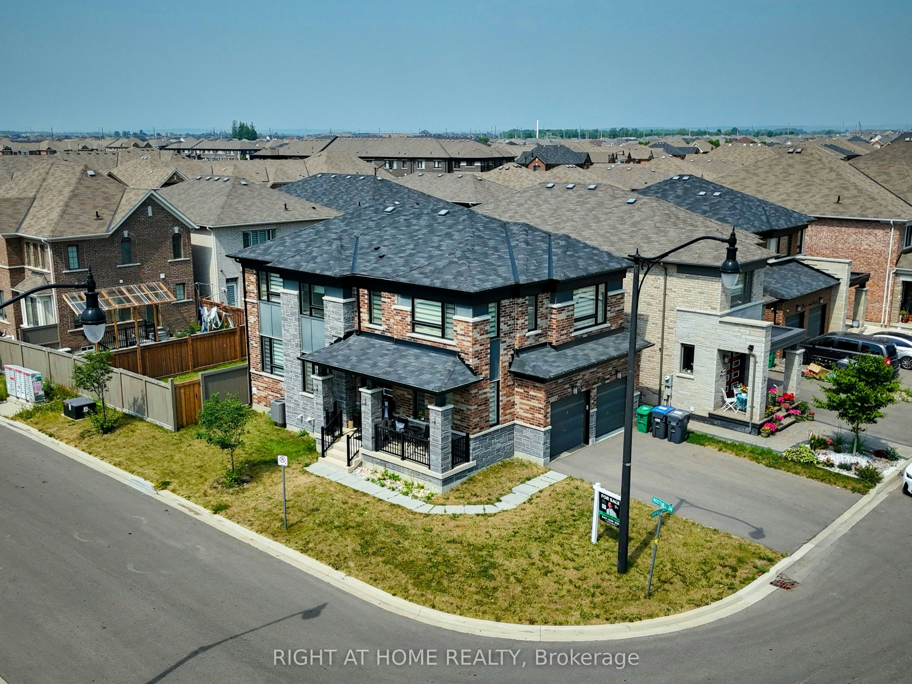 30 Boothill Drive, Brampton, ON, L7A 5E4