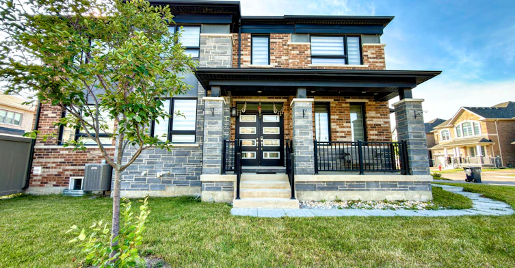 30 Boothill Drive, Brampton, ON, L7A 5E4 - 2
