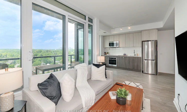 1616-1926 Lake Shore Boulevard W