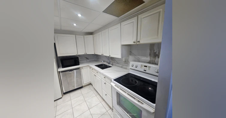 506-3590 Kaneff Crescent, Mississauga, ON, L5A 3X3 - 29