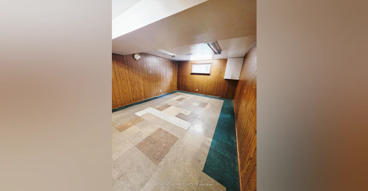 Lower-252 Maple Leaf Drive, Toronto, ON, M6L 1P1 - 14