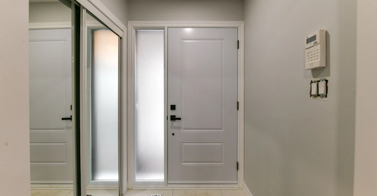 Main/Upper-5 Hunting Ridge, Toronto, ON, M9R 1B4 - 5