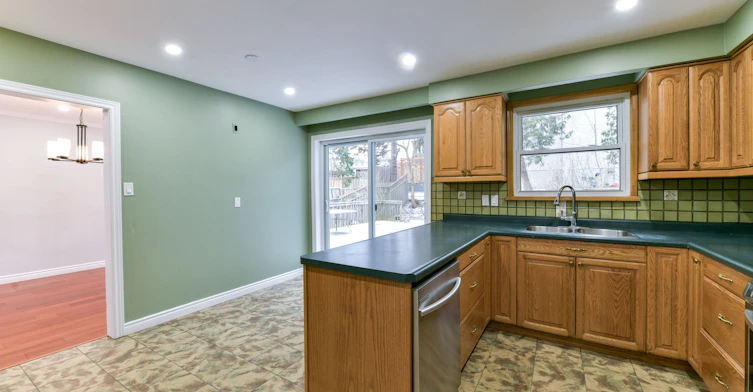 Main/Upper-5 Hunting Ridge, Toronto, ON, M9R 1B4 - 12