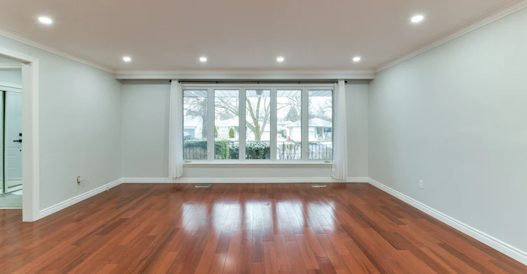 Main/Upper-5 Hunting Ridge, Toronto, ON, M9R 1B4 - 8