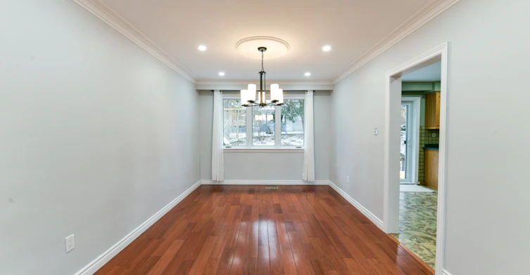Main/Upper-5 Hunting Ridge, Toronto, ON, M9R 1B4 - 9