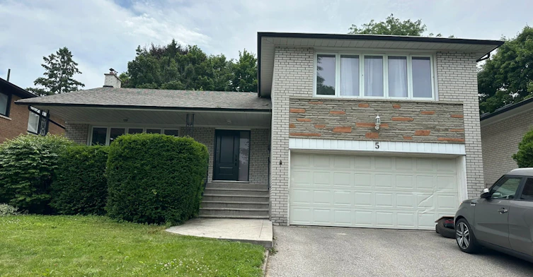 Main/Upper-5 Hunting Ridge, Toronto, ON, M9R 1B4
