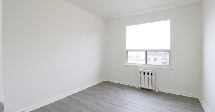 102-500 Gilbert Avenue, Toronto, ON, M6E 4X5 - 8