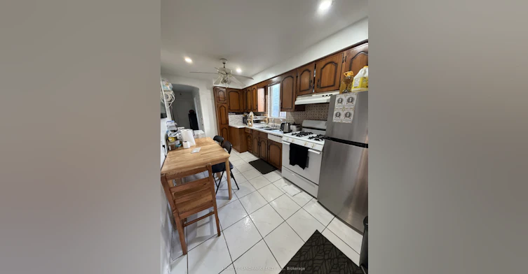 131 Cameron Avenue, Toronto, ON, M6M 1R6 - 5