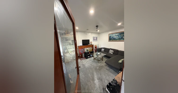 131 Cameron Avenue, Toronto, ON, M6M 1R6 - 2