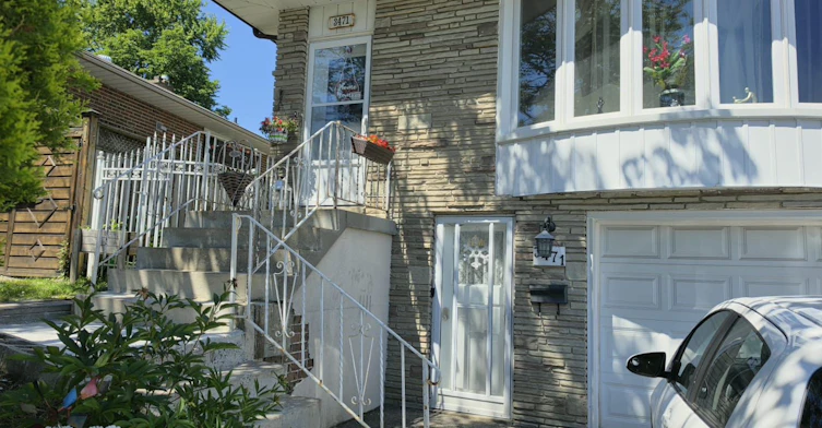 Upper-3471 The Credit Woodlands Drive, Mississauga, ON, L5C 2K5