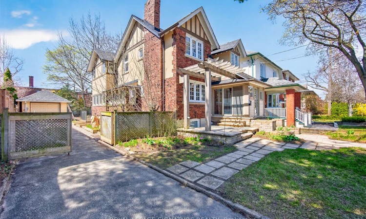 426 Armadale Avenue