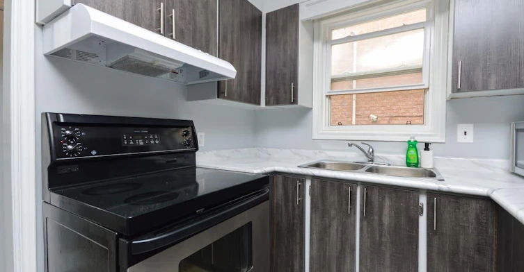 9 Donald Avenue, Toronto, ON, M6M 1J7 - 3
