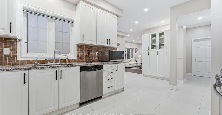 Upper Unit-29 Laurentide Crescent, Brampton, ON, L6P 1Y3 - 9