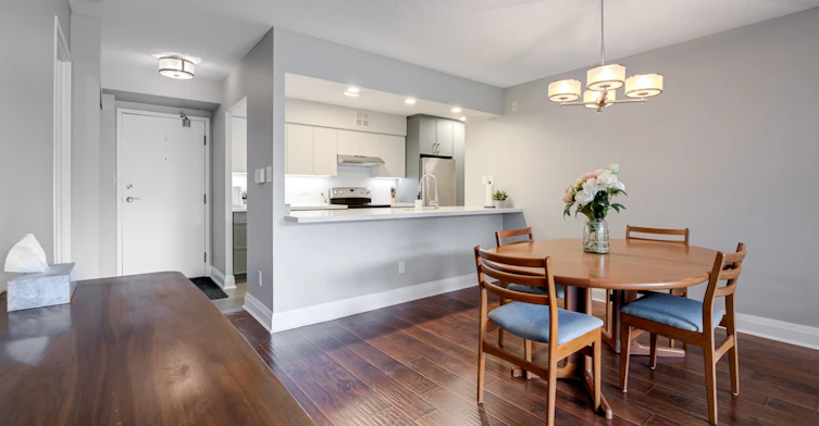 329-22 Southport Street, Toronto, ON, M6S 4Y9 - 4