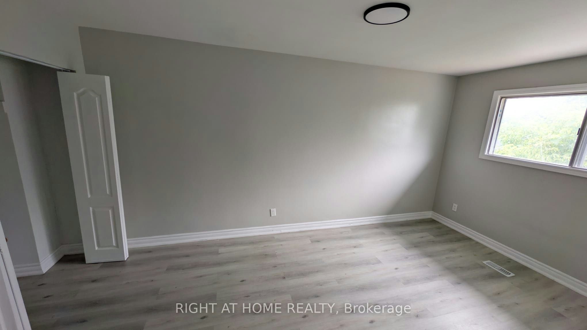 Main-68 Elnathan Crescent, Toronto, ON, M9L 2G1 - 7