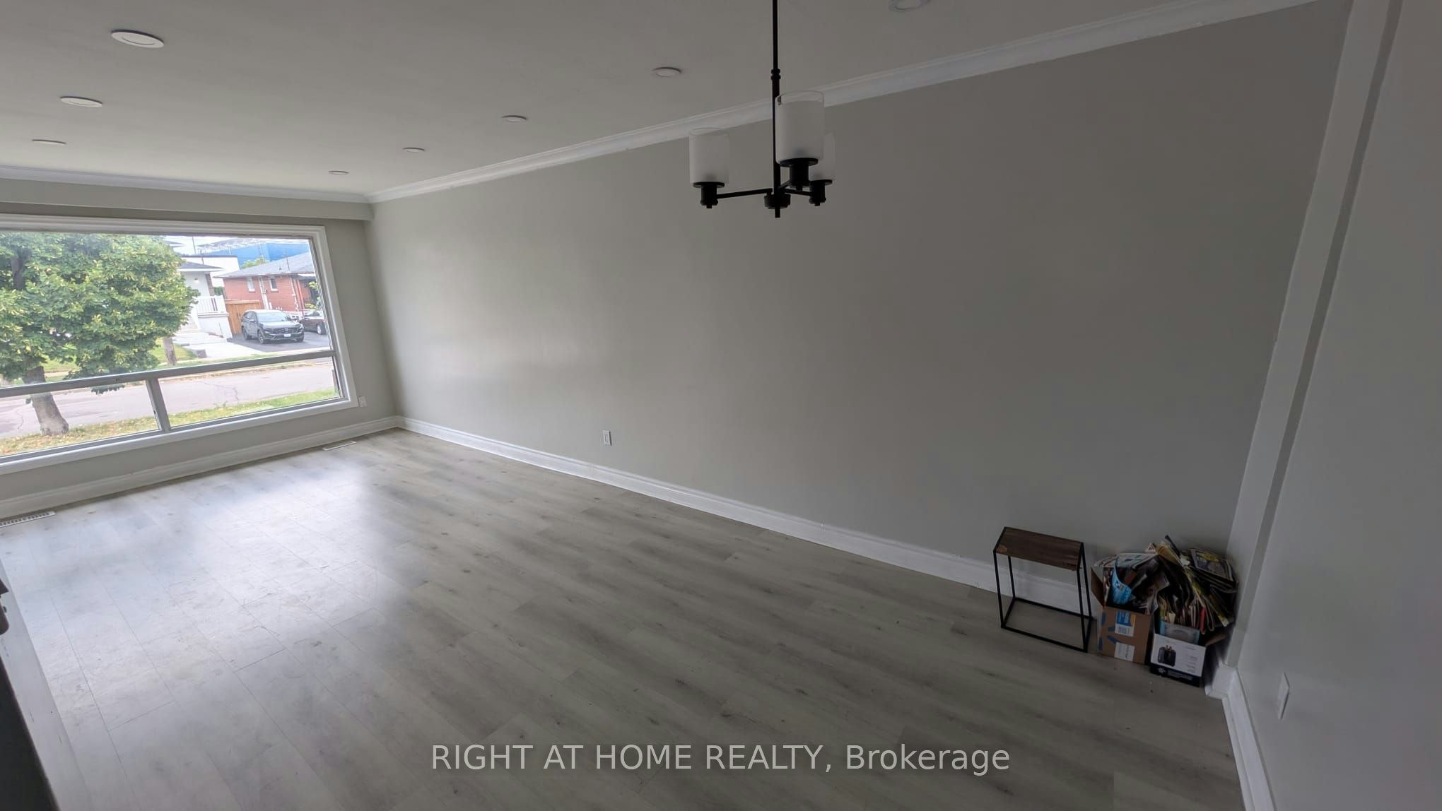 Main-68 Elnathan Crescent, Toronto, ON, M9L 2G1 - 4
