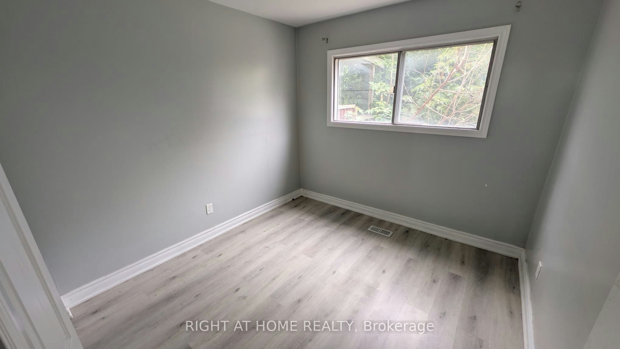 Main-68 Elnathan Crescent, Toronto, ON, M9L 2G1 - 3