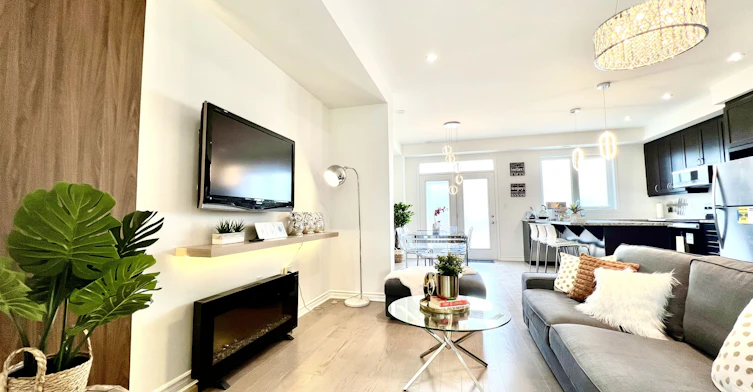 1400 Kaniv Street, Oakville, ON, L6M 5P3