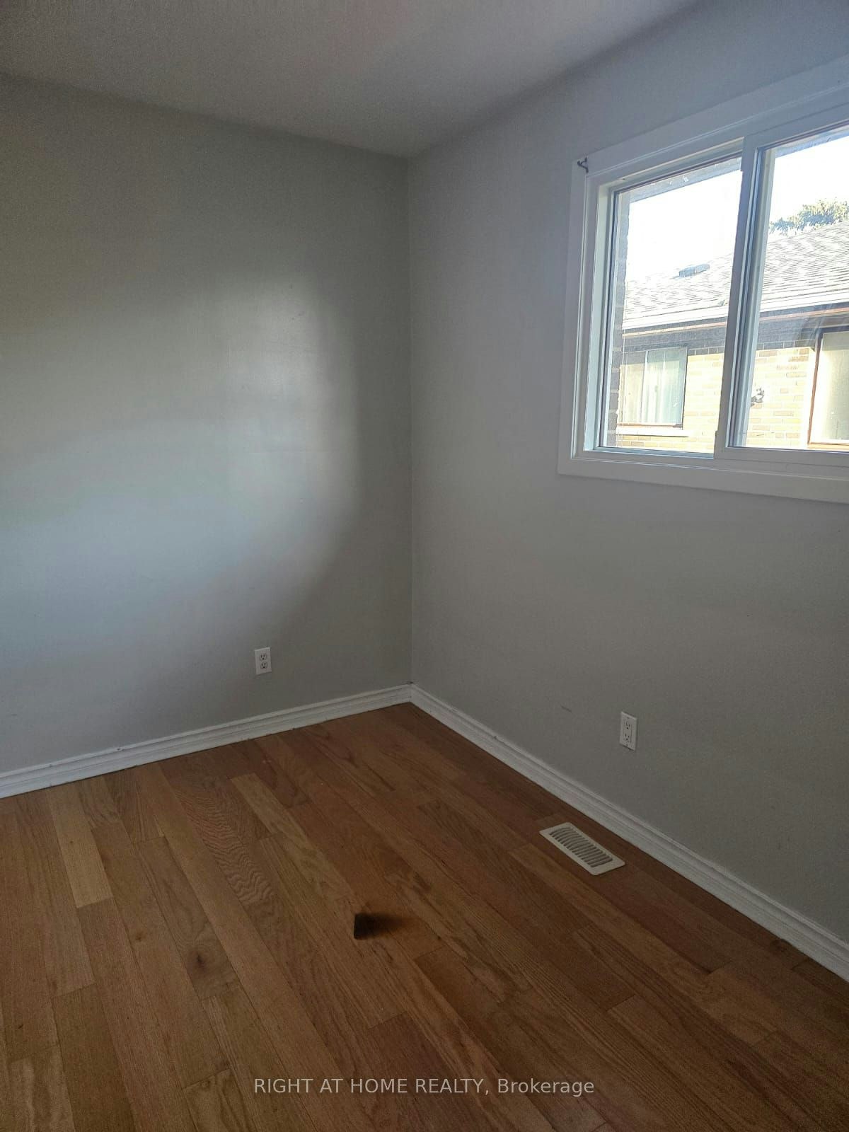 Main Floor-34 Goldsboro Road, Toronto, ON, M9L 1A7 - 10