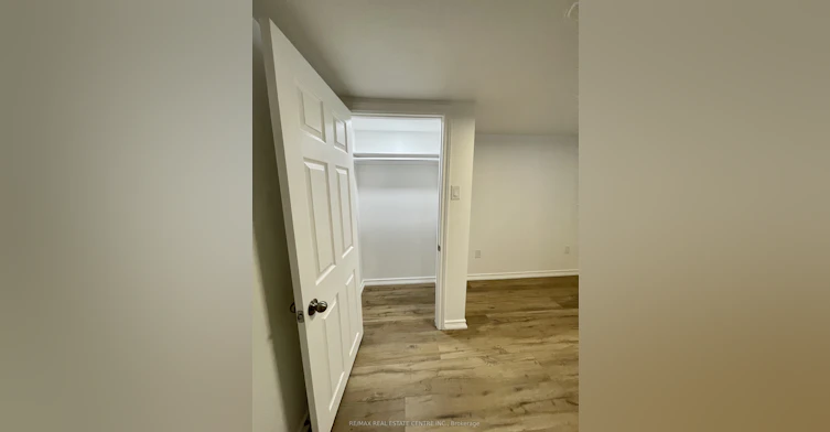 24 Smithwood Drive, Toronto, ON, M9B 4R8 - 9