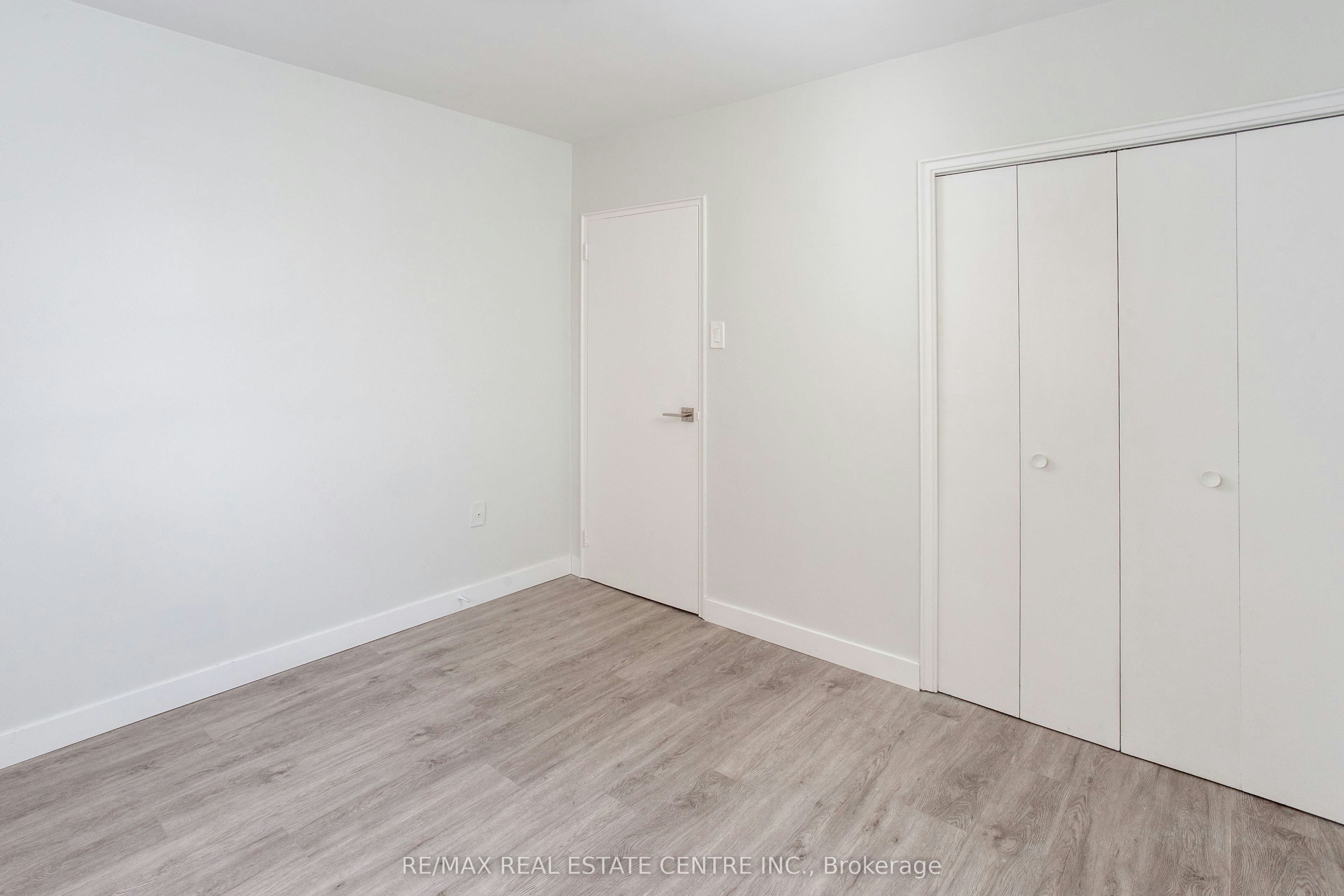 504-371 Lakeshore Road W, Mississauga, ON, L5H 1H4 - 8