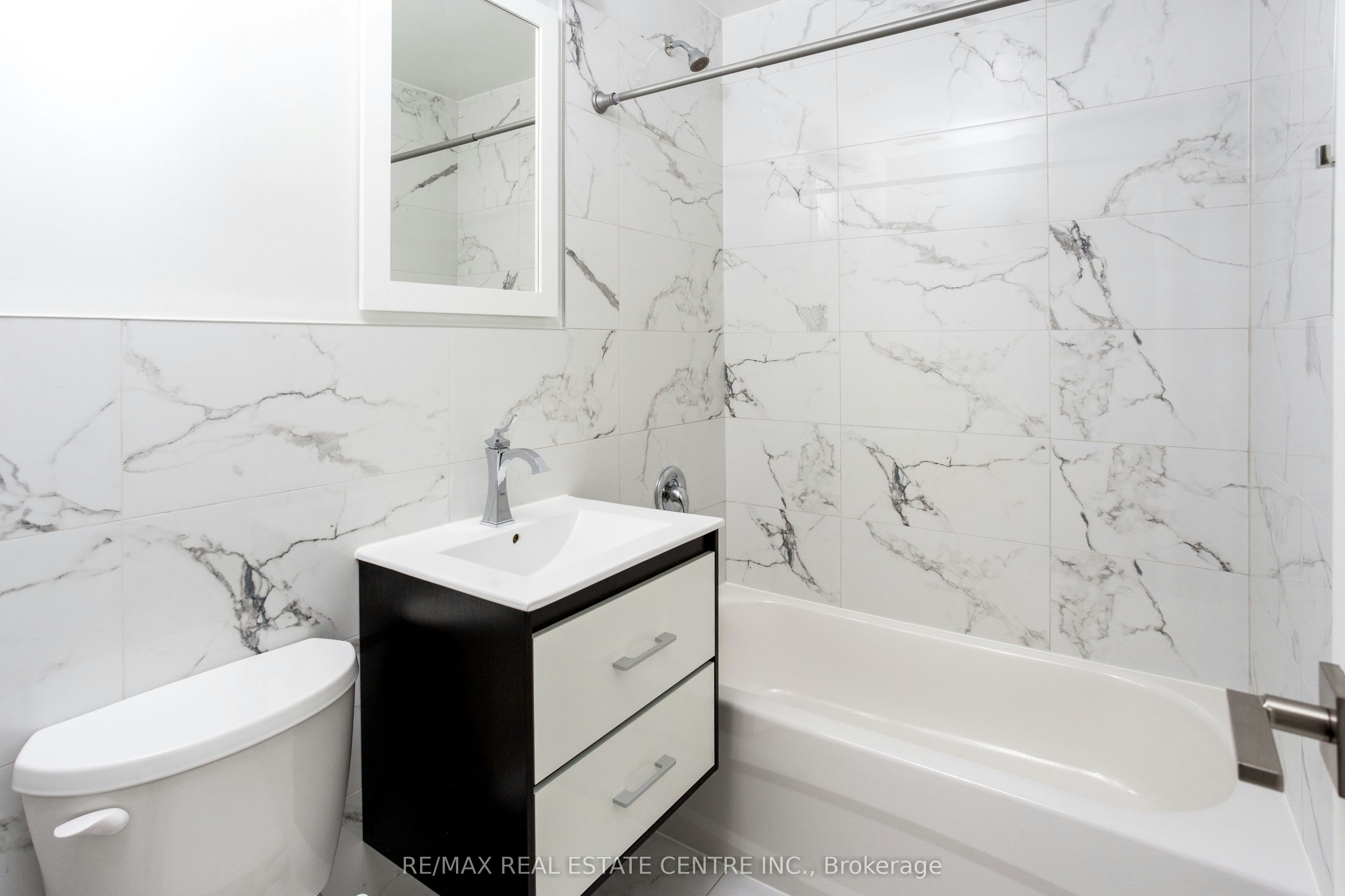 504-371 Lakeshore Road W, Mississauga, ON, L5H 1H4 - 10