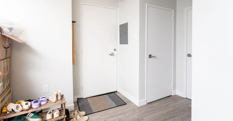 504-371 Lakeshore Road W, Mississauga, ON, L5H 1H4 - 4