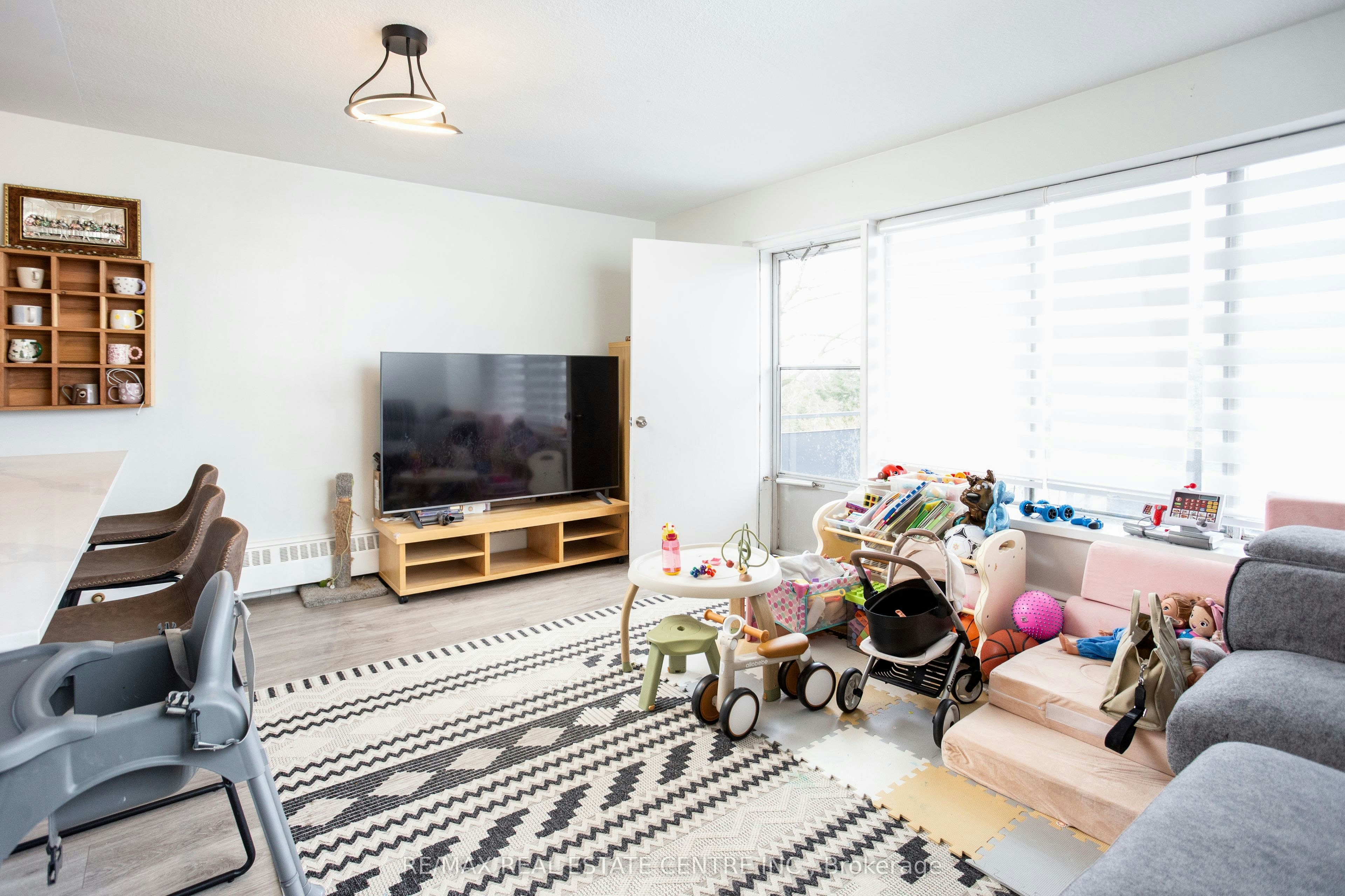 504-371 Lakeshore Road W, Mississauga, ON, L5H 1H4 - 5