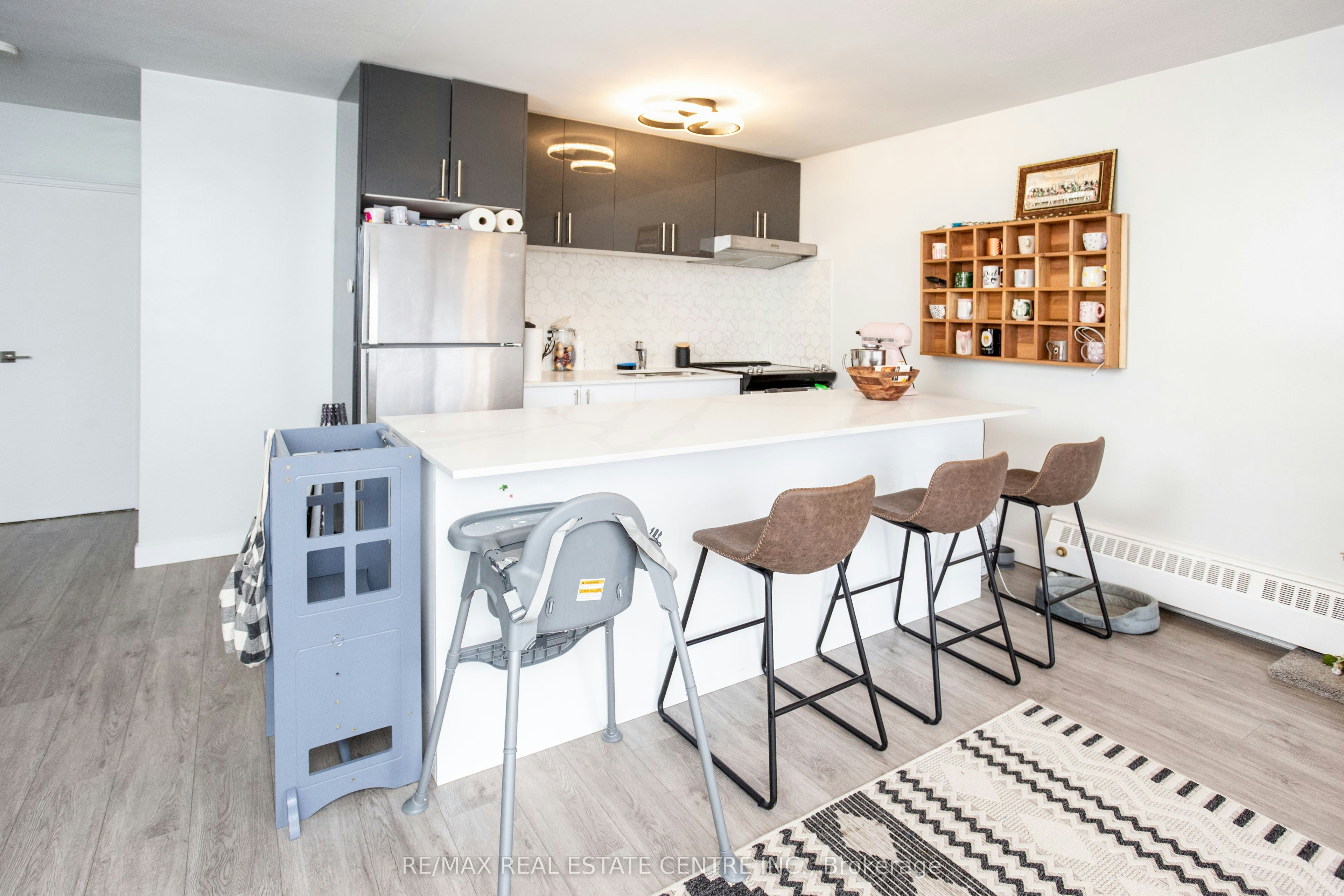 504-371 Lakeshore Road W, Mississauga, ON, L5H 1H4 - 6