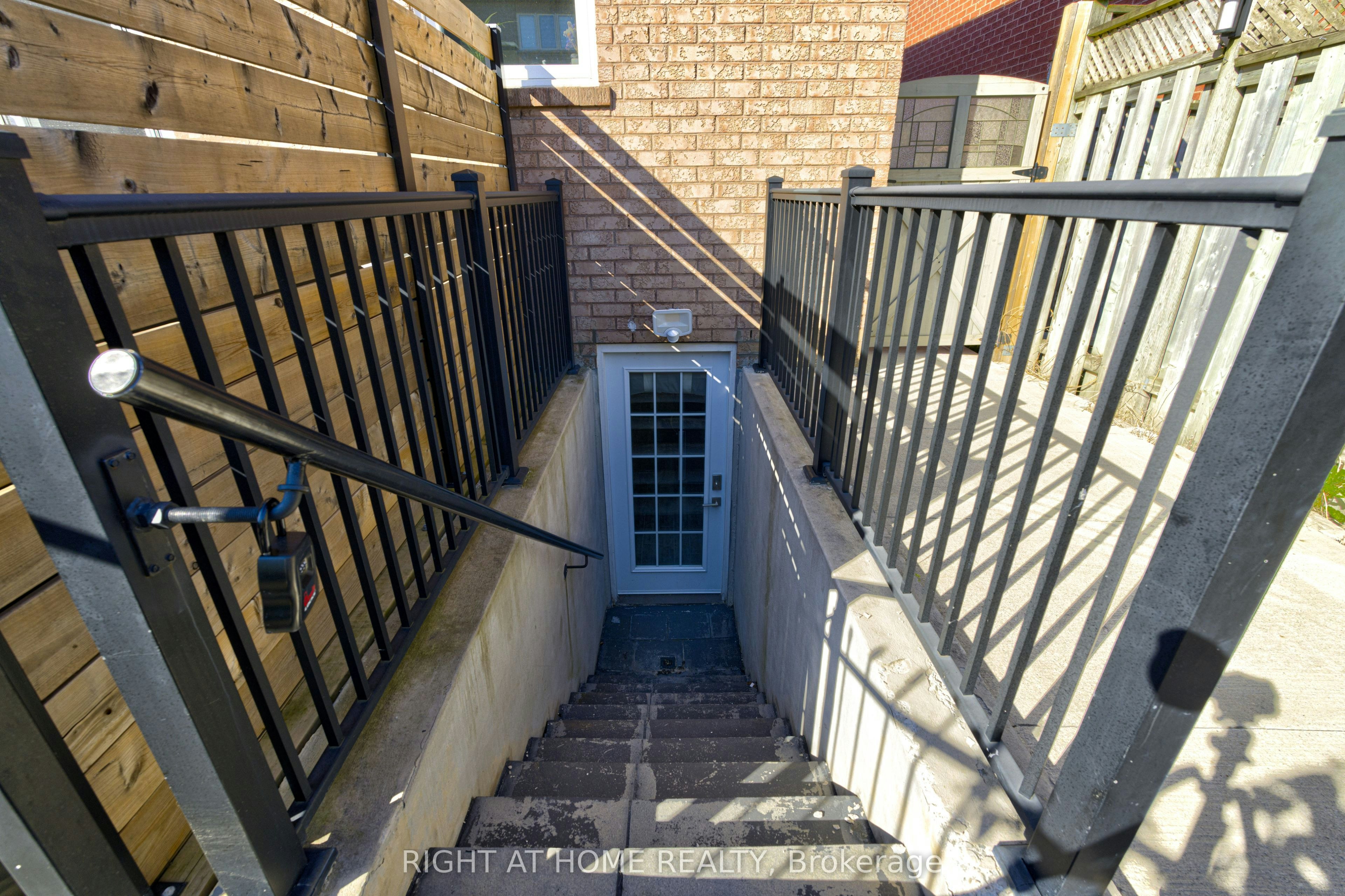 Bsmnt-7217 Terragar Boulevard, Mississauga, ON, L5N 7L9 - 17